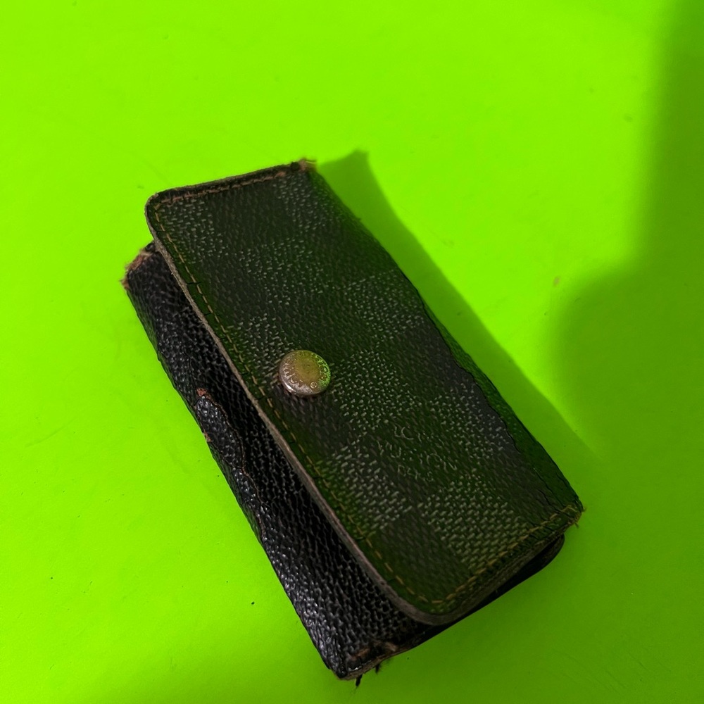 Louis Vuitton Black Leather Key & Card Holder - Picture 1 of 5